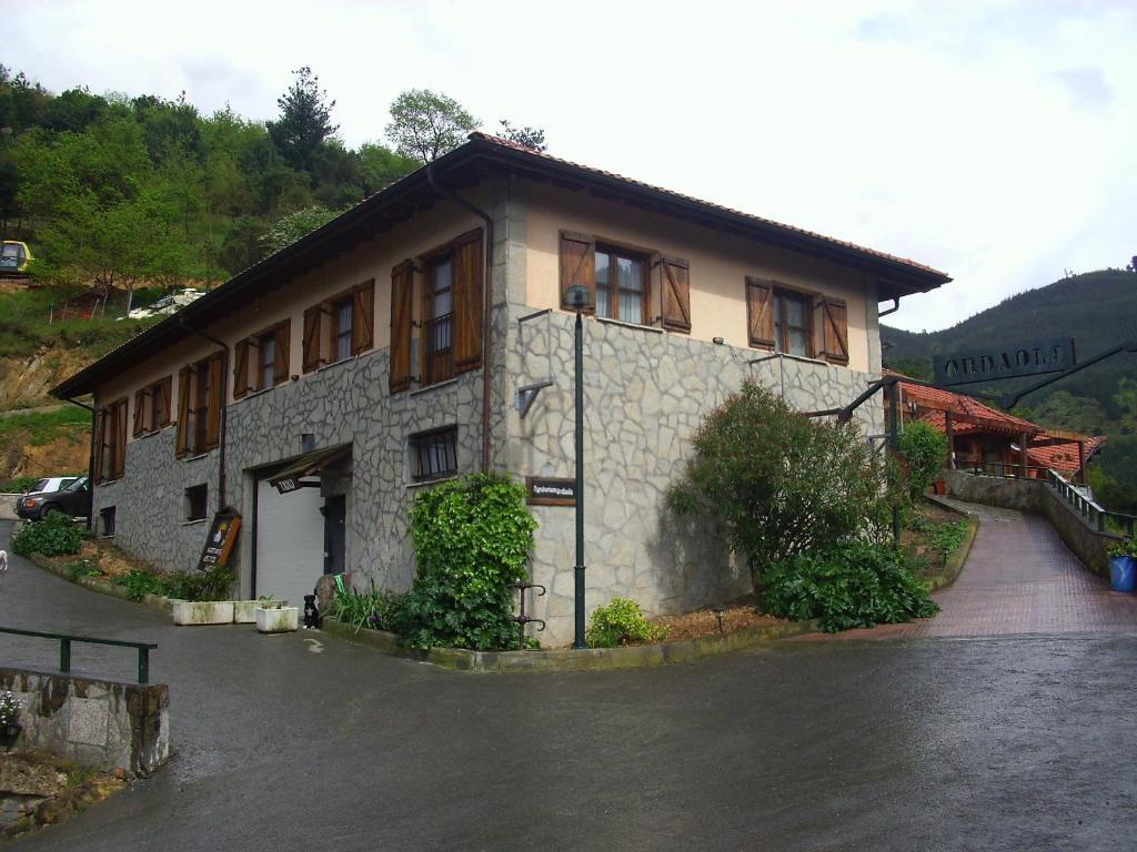 Agroturismo Ordaola Alonsotegi Exteriör bild